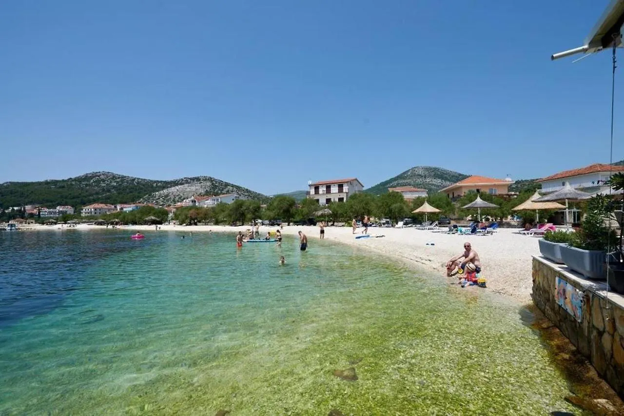 Studio Apartment In Seget Vranjica With Terrace, Air Conditioning, Wifi, Washing Machine 5052-2
