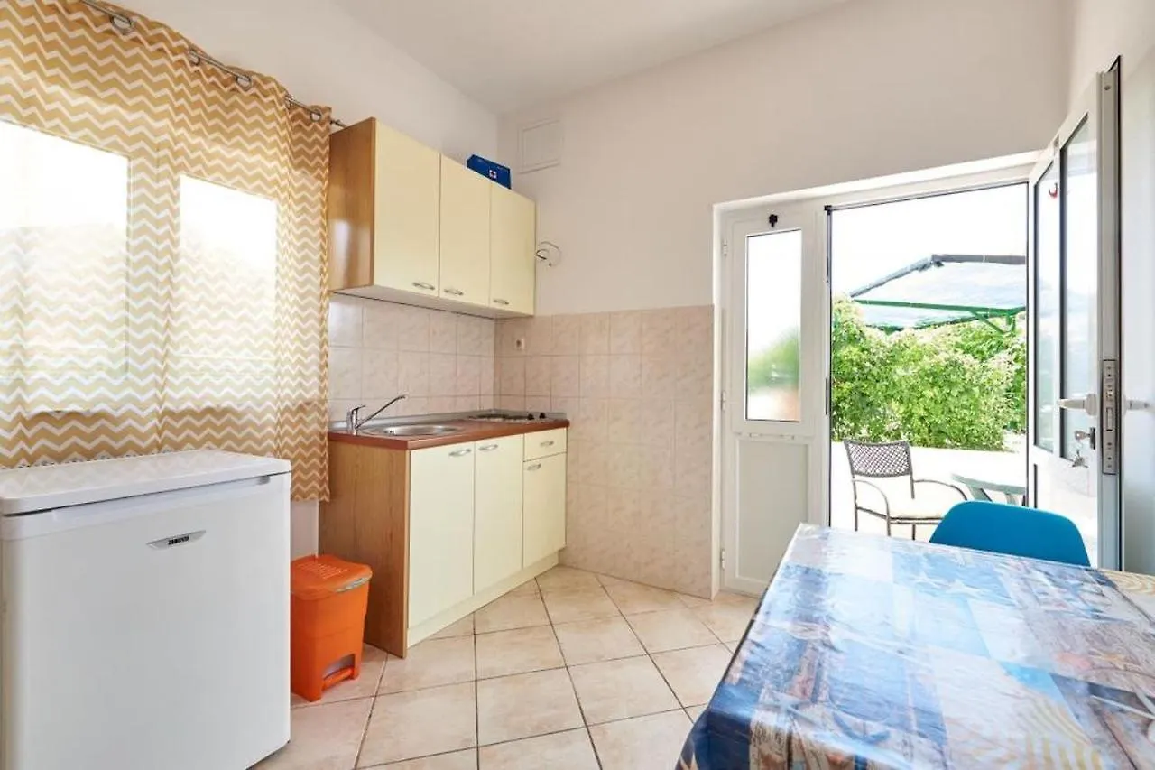 Studio Apartment In Seget Vranjica With Terrace, Air Conditioning, Wifi, Washing Machine 5052-2